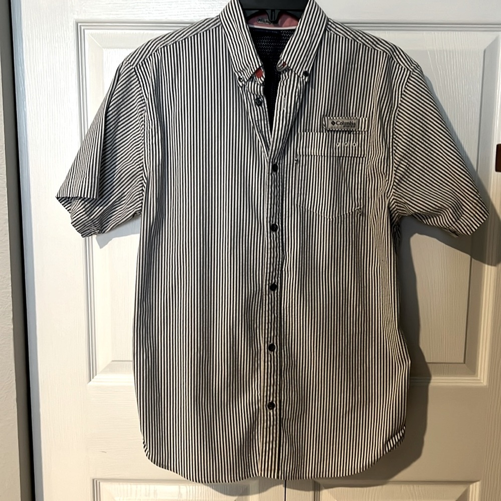 Columbia Black and White Striped Casual Button Down Shirt